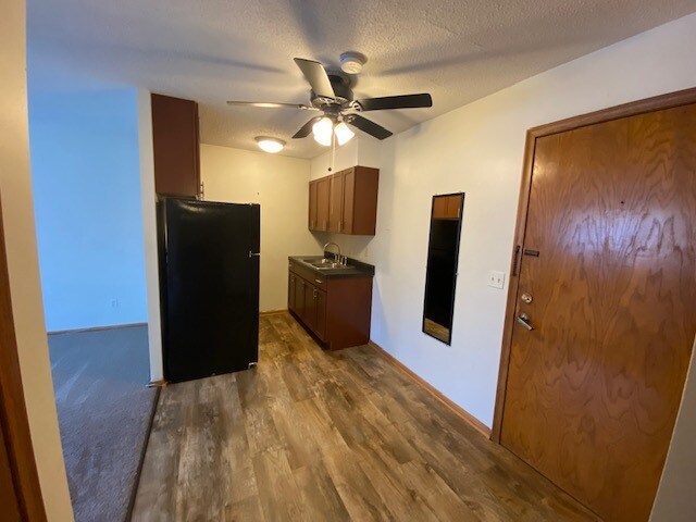 Mucho espacio para la mesa de la cocina. - 624 4th Ave SE