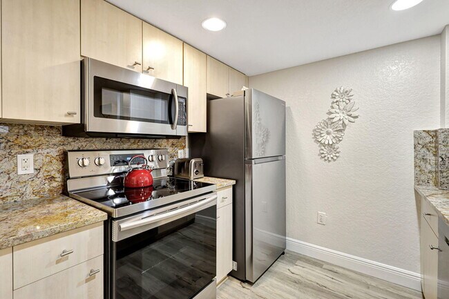 Building Photo - 1801 N Flagler Dr