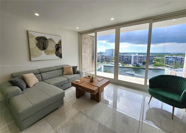 Building Photo - 3505 S Ocean Dr