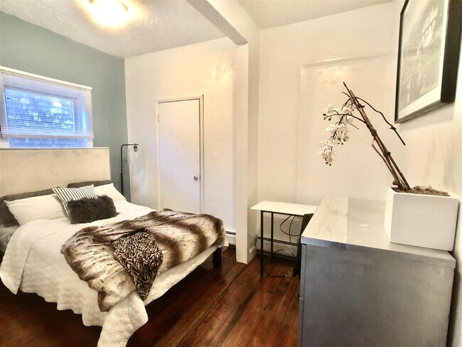 Foto del edificio - 16 Beacon Ave