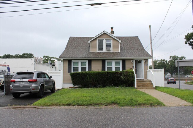 Foto del edificio - 280 Islip Blvd