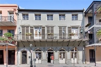 Building Photo - 521 Dumaine St