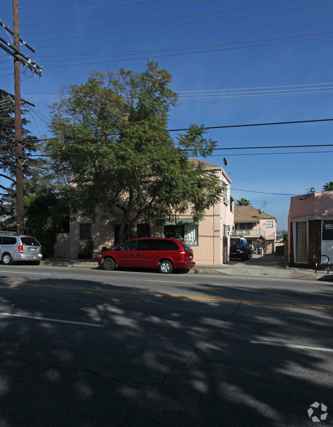 Primary Photo - 1816-1822 Hillhurst Ave