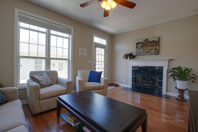 Foto del edificio - 2474 W Lake Ave