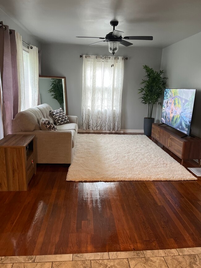 Family/Living Room - 1356 Acton Rd
