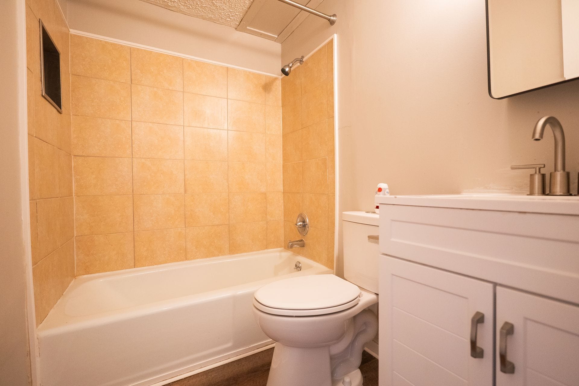 733 E Wilbeth – photo 5