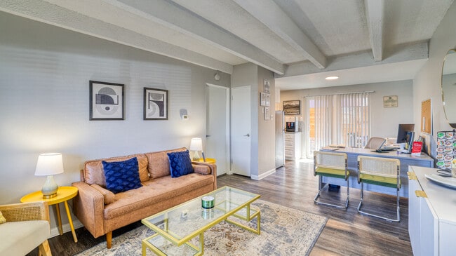 Foto del edificio - 1600 S Albion