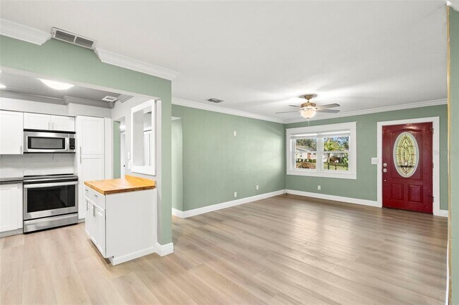 Foto del edificio - 78 Lexington Dr