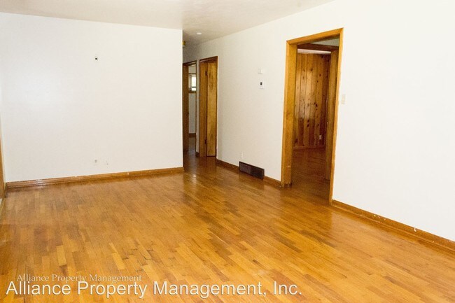 Building Photo - 816 Ratone St