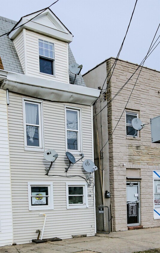 Primary Photo - 508 E Patapsco Ave
