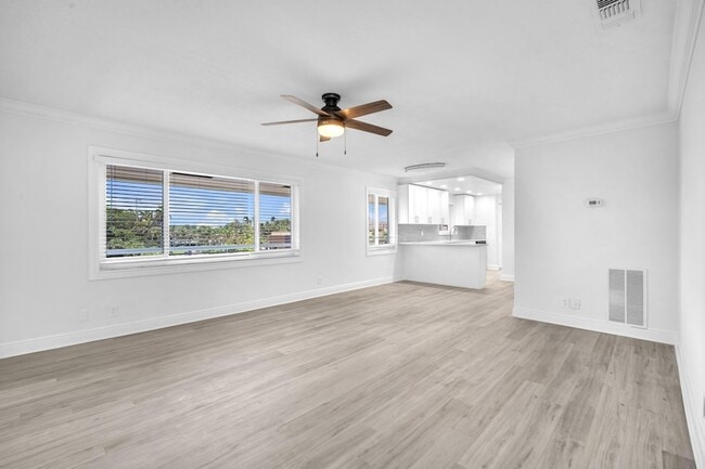 Building Photo - 1015 Spanish River Rd