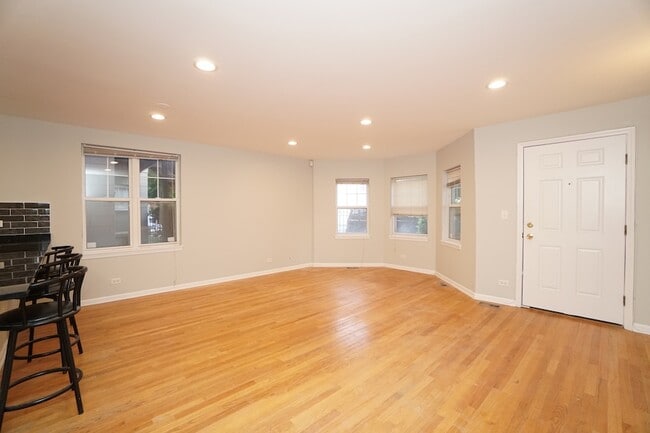 Building Photo - 1103 N Crosby St