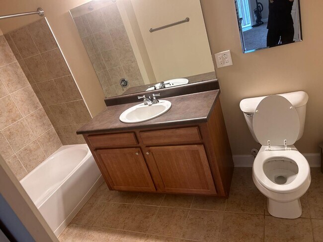 Foto del edificio - 2684 Hibiscus Way