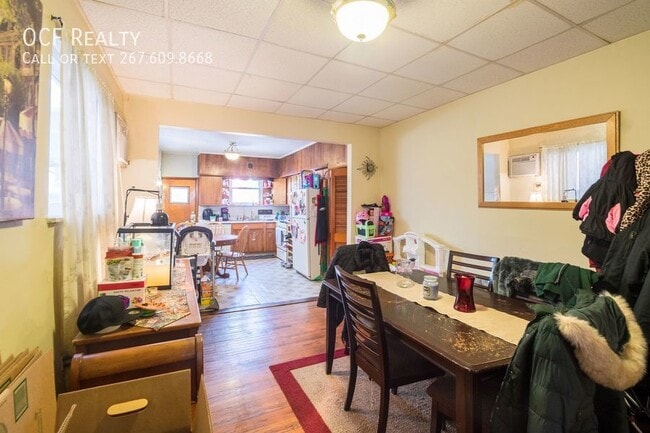 Building Photo - Charming Lower Moyamensing Home