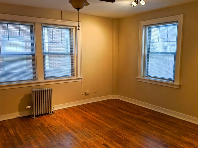 Building Photo - Historic Denver 2 Bed 1 Bath Apartment Acr...
