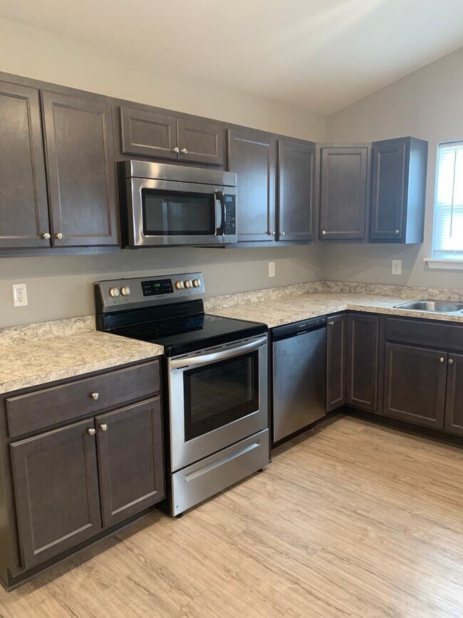 Building Photo - 2301 Tanksley Way