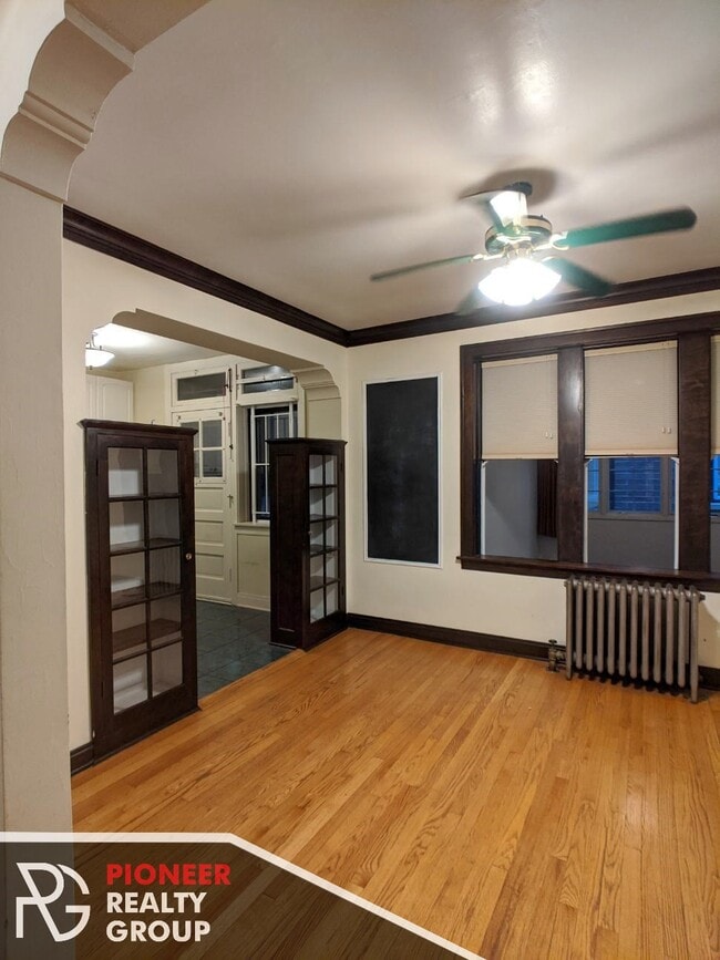 Building Photo - 4523 N Wolcott Ave