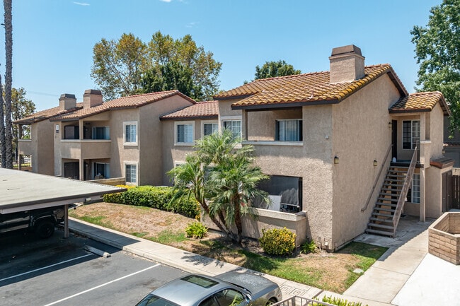 Imagen alternativa de la comunidad - 619 E. Riverside Dr.