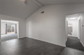 Building Photo - 1805 Ave Q