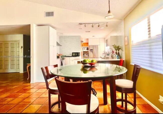 Foto del edificio - 2957 Myrtle Oak Cir