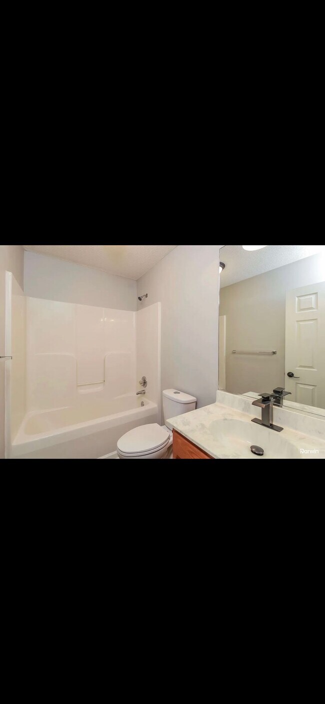 Foto del edificio - 5141 Windsbury Ridge Rd
