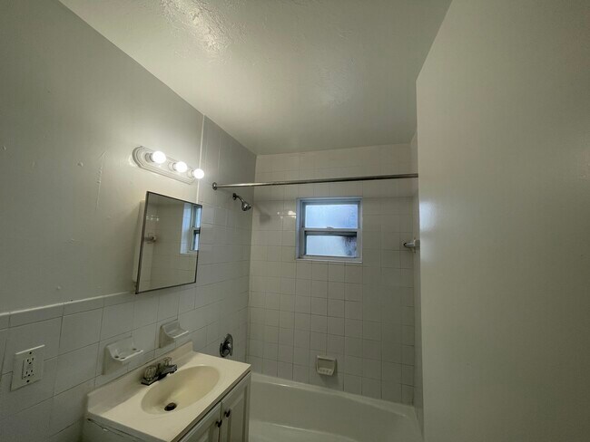 Foto del edificio - 1314 NE 13th St