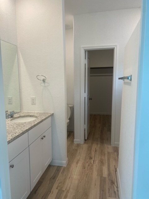 Foto del edificio - 8014 Chanting Bnd