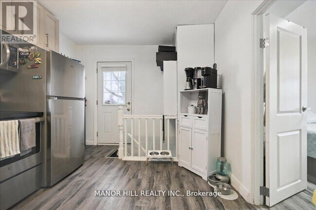 Photo du bâtiment - 929 Lakeshore Rd E