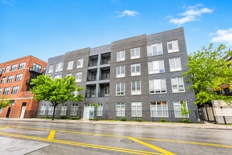 Building Photo - 2217 W Madison St