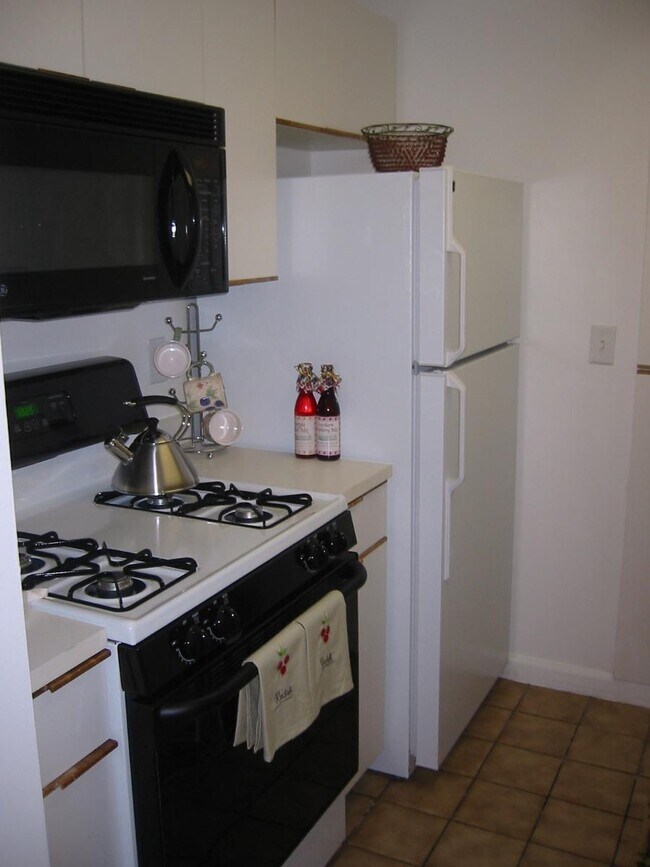 Photo - 2 bedroom in Boston MA 02467 Apartment