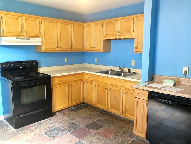 Building Photo - Charming 2-Bedroom Home on Electric Avenue...