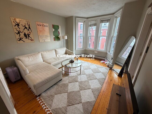 Building Photo - 44 Delle Ave