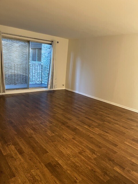 Foto del edificio - 815 E Oakton St