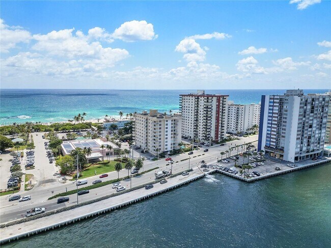 Building Photo - 1401 S Ocean Dr