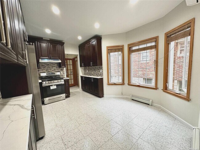 Foto del edificio - 2610 E 26th St