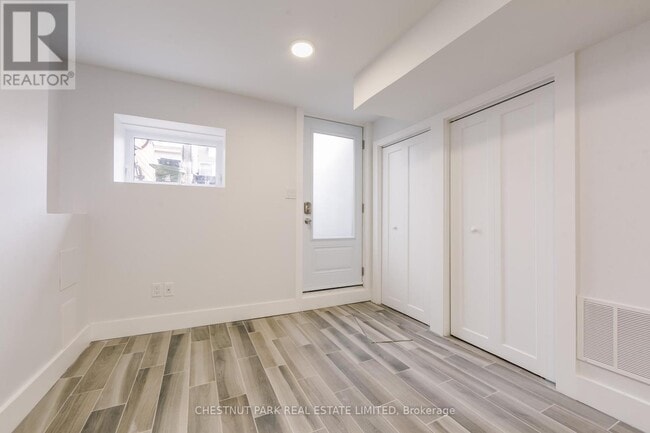 Building Photo - 379 St Clarens Ave