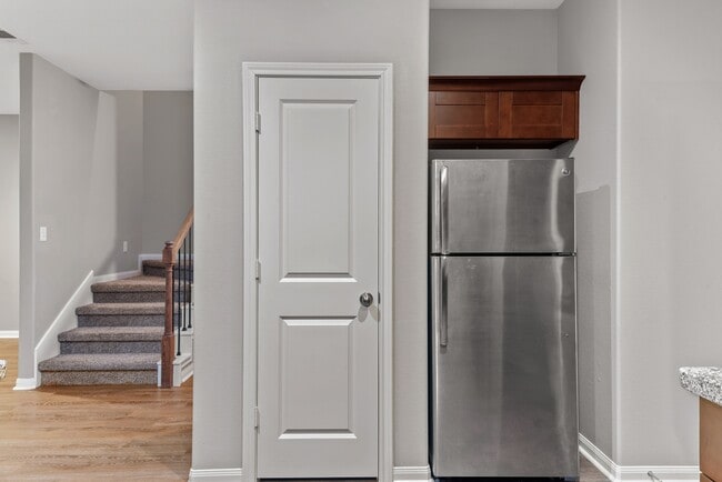 Building Photo - 128 Artesian Way