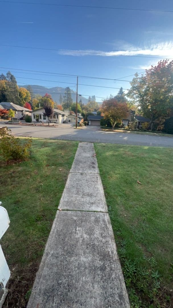 Building Photo - 4BED2BATH - GARAGE, HEAT PUMP AC, BACK YARD, Spacious living in GP!