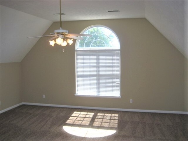 Building Photo - 717 Veneta View Dr