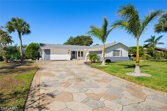 Building Photo - 248 Bay Meadows Dr