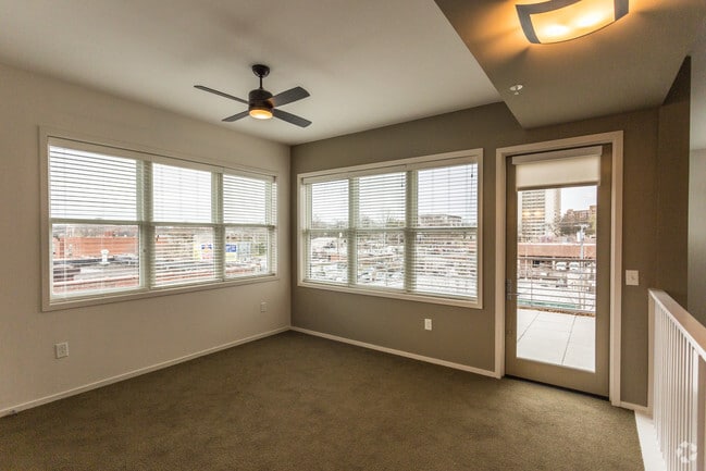 2BR, 2BA - Blakemore - 1173SF - Bedroom - 2100 Acklen Flats Apartments