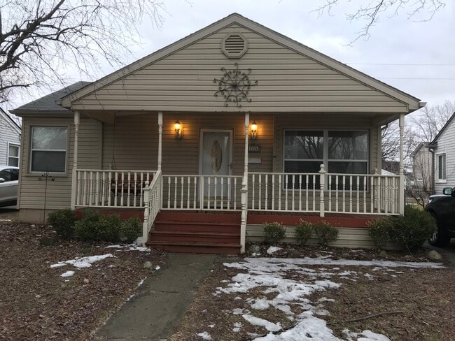 2326 Barrett Ave