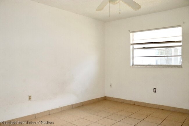 Building Photo - 1165 Memorial Dr