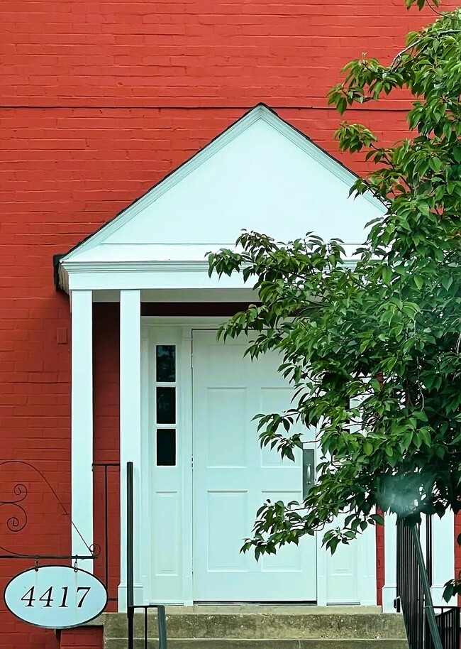 Foto del edificio - 4417 Romlon St