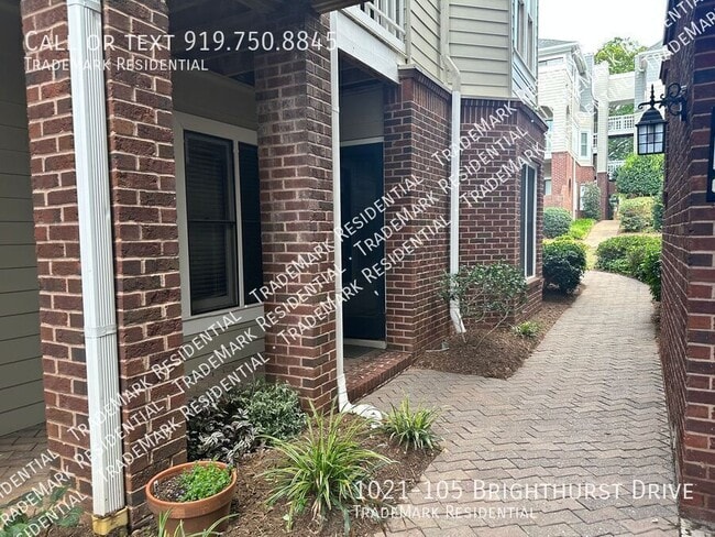 Building Photo - 1021-105 Brighthurst Drive-