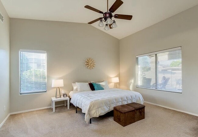 Building Photo - 13446 W Port Royale Ln