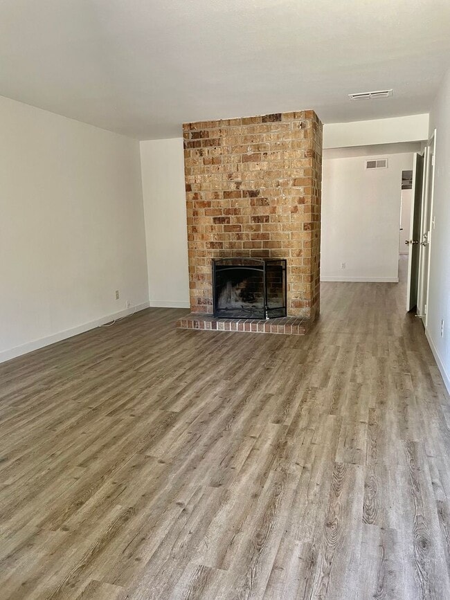 Photo - MONTOYA8907-8909 Apartment