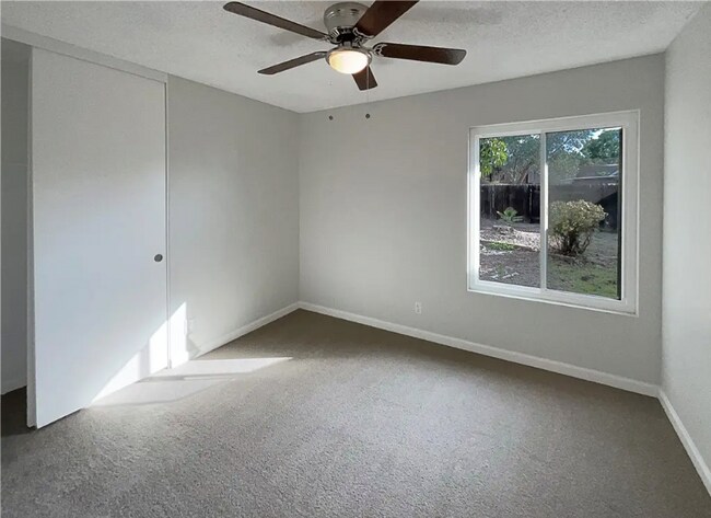 Foto del edificio - 22257 Emerald St