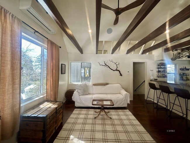Building Photo - Stunning 2Bd/1.75 Ba Remodeled Mountain Ho...