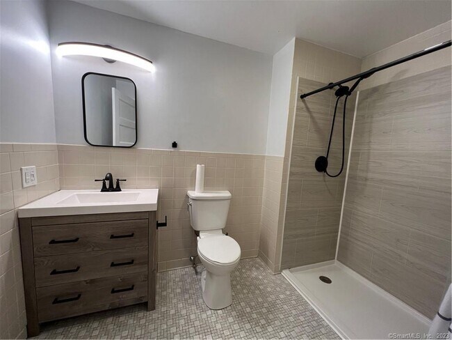Foto del edificio - 384 Howe Ave